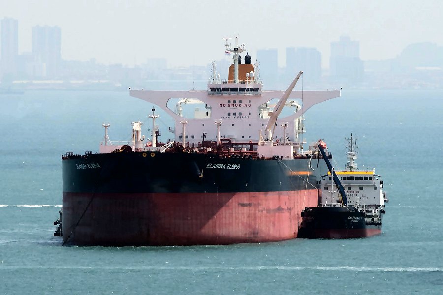 Μαύρη Θάλασσα: Τάνκερ που κατευθυνόταν προς τη Ρωσία δέχθηκε επίθεση από drone