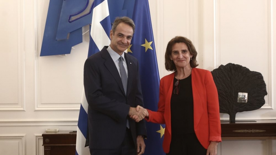 Συνάντηση Μητσοτάκη - Ribera: Η Ελλάδα έχει κάνει εντυπωσιακή δουλειά στη μείωση εκπομπών Co2 σε σχέση με το 1990