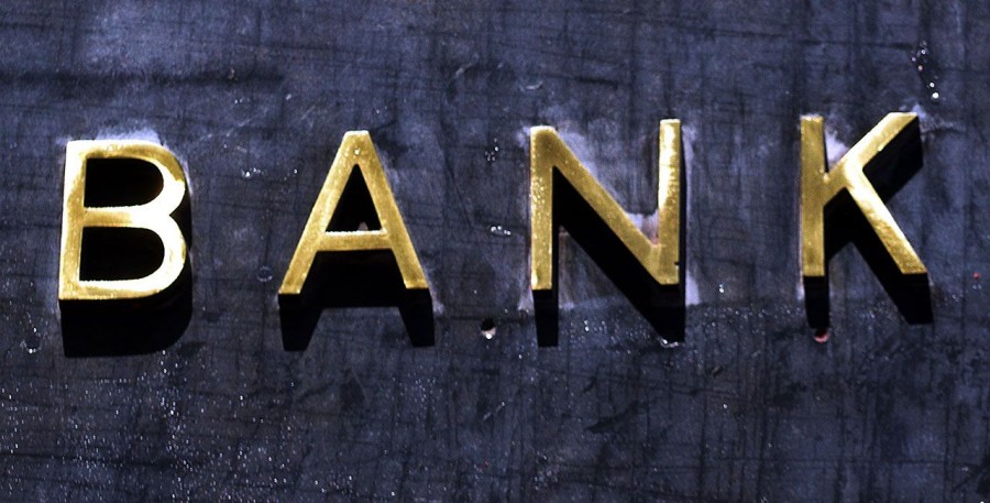 Η προστασία συμφερόντων του δημοσίου στις ελληνικές τράπεζες, χωρίς να αδικξηθούν οι ιδιώτες – Πως ο Paulson αποκαλύπτει μια λύση