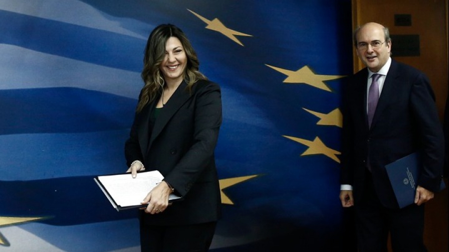 Τα νέα μέτρα στήριξης των οικογενειών - Σημαντική αύξηση του επιδόματος γέννησης