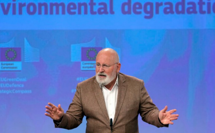 Κομισιόν: Παραίτηση του Φρανς Τίμερμανς