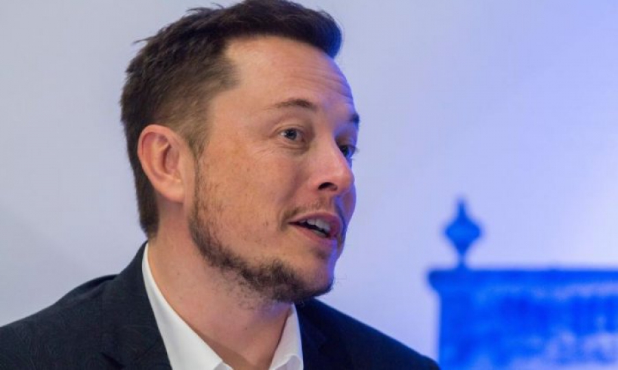Η Tesla εγκατέστησε την μεγαλύτερη ηλιακή στέγη και ο Musk ξεκινά την κοινωνική δράση