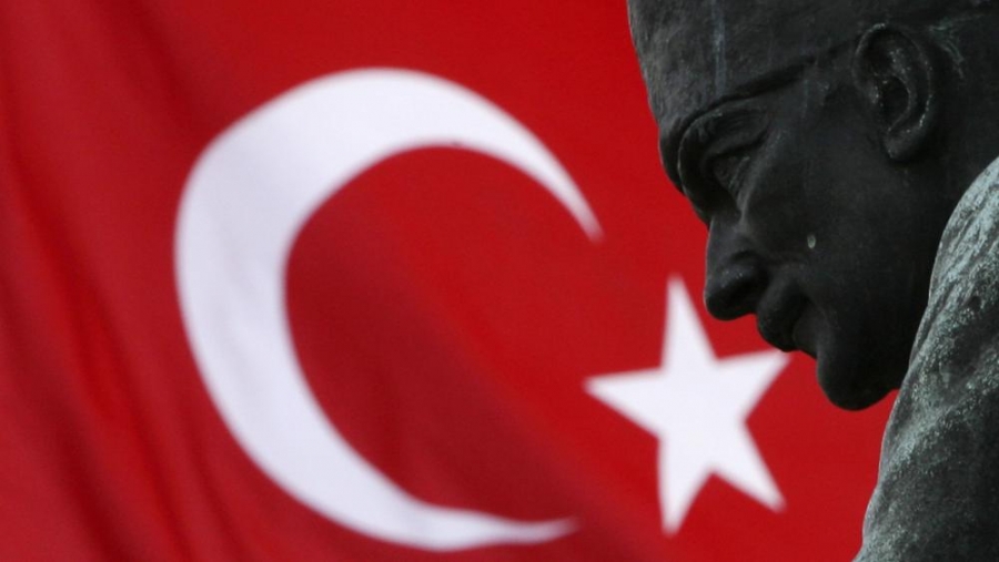 Βουτιά 15% για την τουρκική λίρα