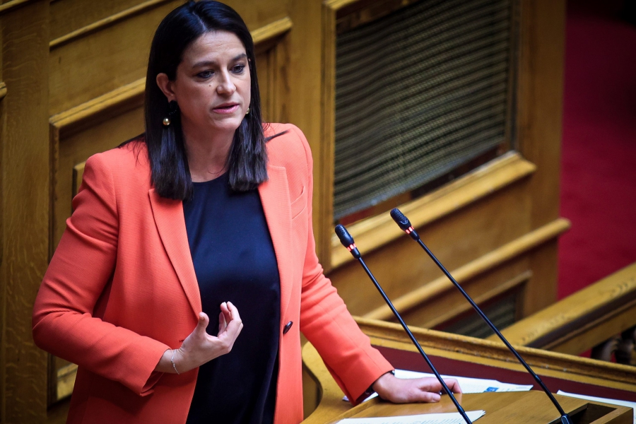 Κεραμέως: Οριστική κατάργηση των περικοπών των συντάξεων χηρείας μετά την πάροδο τριετίας