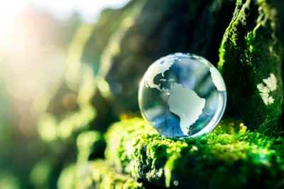 Bloomberg Green: Οι δύο λύσεις για το Ταμείο Αποζημιώσεων στους καταστροφείς του περιβάλλοντος
