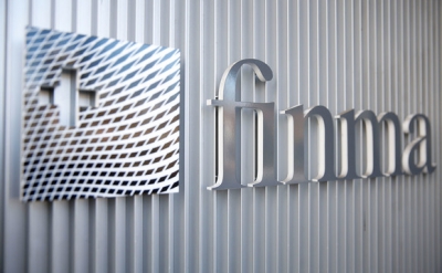 Ελβετία: Η FINMA απαιτεί από τράπεζες και ασφαλιστικές να γνωστοποιούν τους κινδύνους για το κλίμα