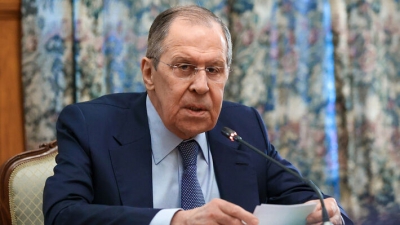 Lavrov: Η Ευρώπη υπονομεύει τα θετικά βήματα της Αλάσκας – Υπό αμφισβήτηση ο Zelensky