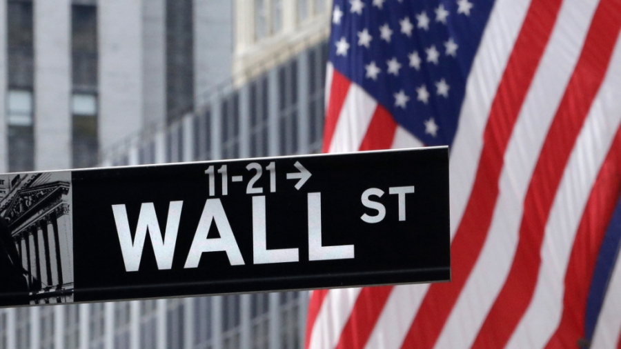 Wall Street: Πάνω από 270 μονάδες έχασε ο Dow, υποχώρηση για S&P και Nasdaq