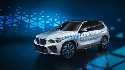 BMW: Eπιμένει στην ανάπτυξη οχημάτων υδρογόνου παρά τις προκλήσεις της αγοράς