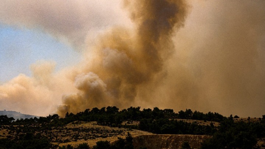 Φωτιά στη Μεσσηνία: Μήνυμα 112 για εκκένωση από Μεσοχώρι προς Πήδασο
