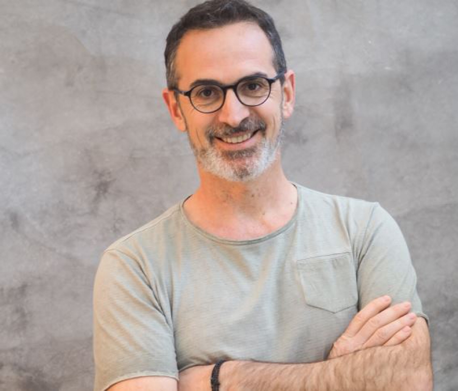 Ο Κ.Κρομμύδας μιλά για το νέο βιβλίο του «Δούρειος Ίππος» στο Public Café Συντάγματος