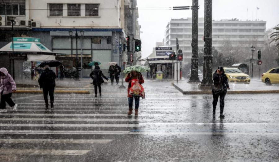 Κακοκαιρία Erminio: Σε κόκκινο συναγερμό πολλές περιοχές της χώρας- Κλειστά σχολεία και δεμένα τα πλοία στα λιμάνια