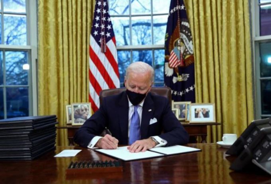 Παρατείνεται η απαγόρευση εισόδου στις ΗΠΑ