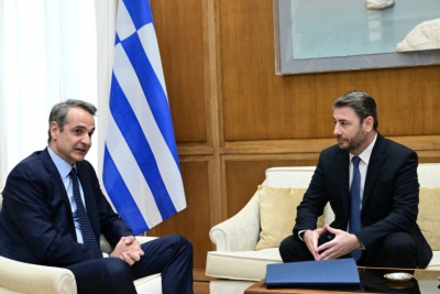 Στενό «μαρκάρισμα» Ανδρουλάκη σε Μητσοτάκη για ιδιωτικό χρέος και ακρίβεια