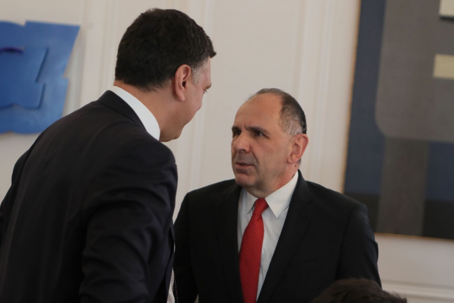Συνάντηση Γεραπετρίτη- Κικίλια για τις επιθέσεις στη Μαύρη Θάλασσα