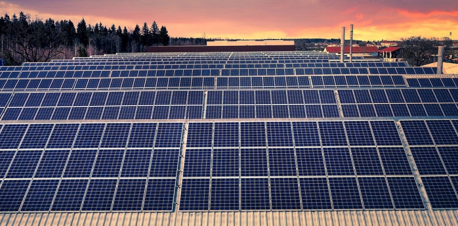 Αβεβαιότητα από την υπερπροσφορά στην ηλιακή ενέργεια  - Γιατί η αστάθεια θα παραμείνει και το δεύτερο εξάμηνο (OPIS)