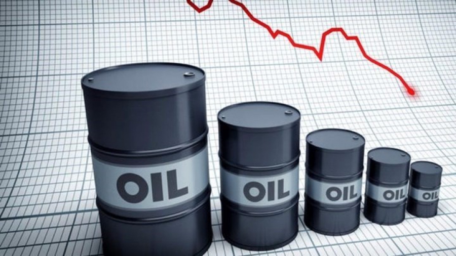 Υποχωρεί το πετρέλαιο εν μέσω ανησυχιών για την παγκόσμια ζήτηση - Στο - 2,70% στα 32,80 δολ/βαρέλι το crude