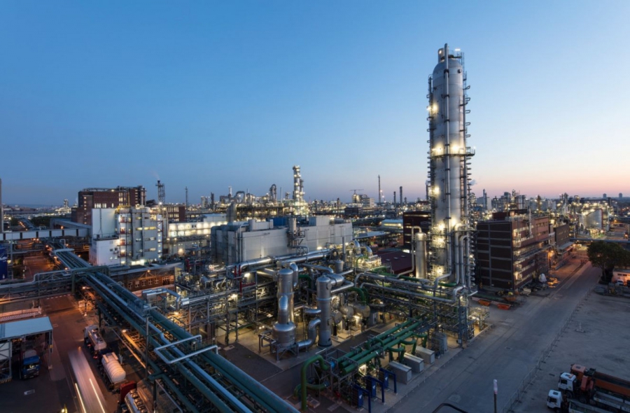 Η Γερμανία μειώνει τις τιμές ρεύματος για τη βιομηχανία από το 2026 (Montel)