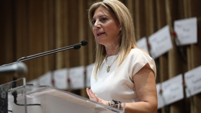 Άρχισε τα δείπνα με παράγοντες η Καρυστιανού ;