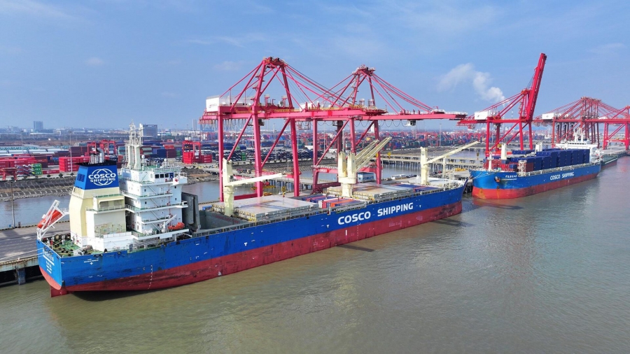 H Cosco κατευθείνει τα πλοία της που βρίσκονται στον Κόλπο σε πιο ασφαλή ύδατα