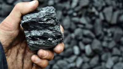Ο πόλεμος θα κρατήσει τις τιμές του άνθρακα πάνω από 130 δολ/τόνο λένε οι traders