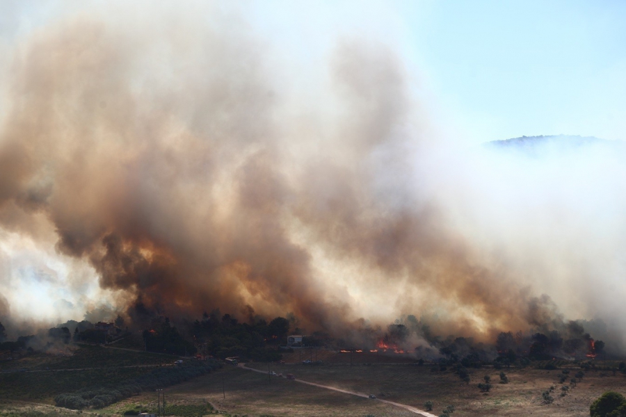 Φωτιά στα Χανιά- Ήχησε στην Κρήτη το 112