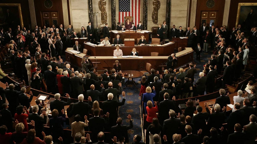 Με οριακή πλειοψηφία πέρασε το φορολογικό νομοσχέδιο του Ντ. Τραμπ από τη Γερουσία