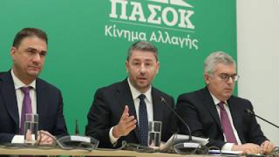 Ανδρουλάκης: Τα πεπραγμένα της κυβέρνησης στην ενέργεια - Το σχέδιο του ΠΑΣΟΚ για φθηνότερο ρεύμα