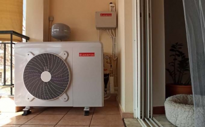 Οι αντλίες θερμότητας θα μπορούσαν να μειώσουν στο μισό τους λογαριασμούς θέρμανσης (The Guardian)