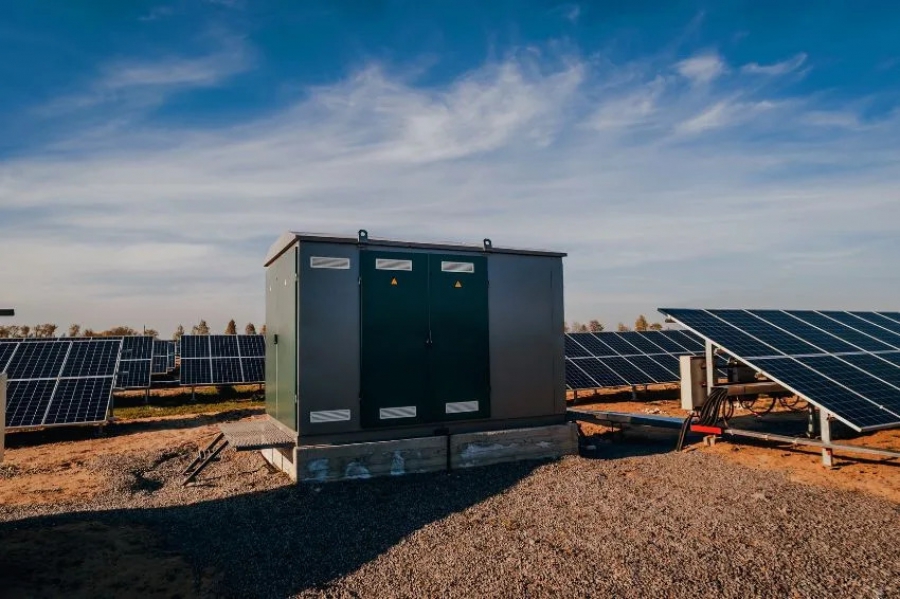 Νέα μπαταρία 128 MW αποθηκεύει ηλιακή ενέργεια για τις ώρες αιχμής (Interesting Engineering) Νέα μπαταρία 128 MW αποθηκεύει ηλιακή ενέργεια για τις ώρες αιχμής (Interesting Engineering)