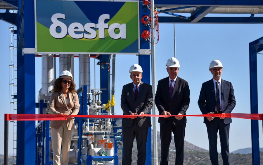 Οι πρώτες βιομηχανίες που έκλεισαν LNG από το νέο σταθμό μεταφόρτωσης στη Ρεβυθούσα – Που θα γίνουν εξαγωγές το χειμώνα