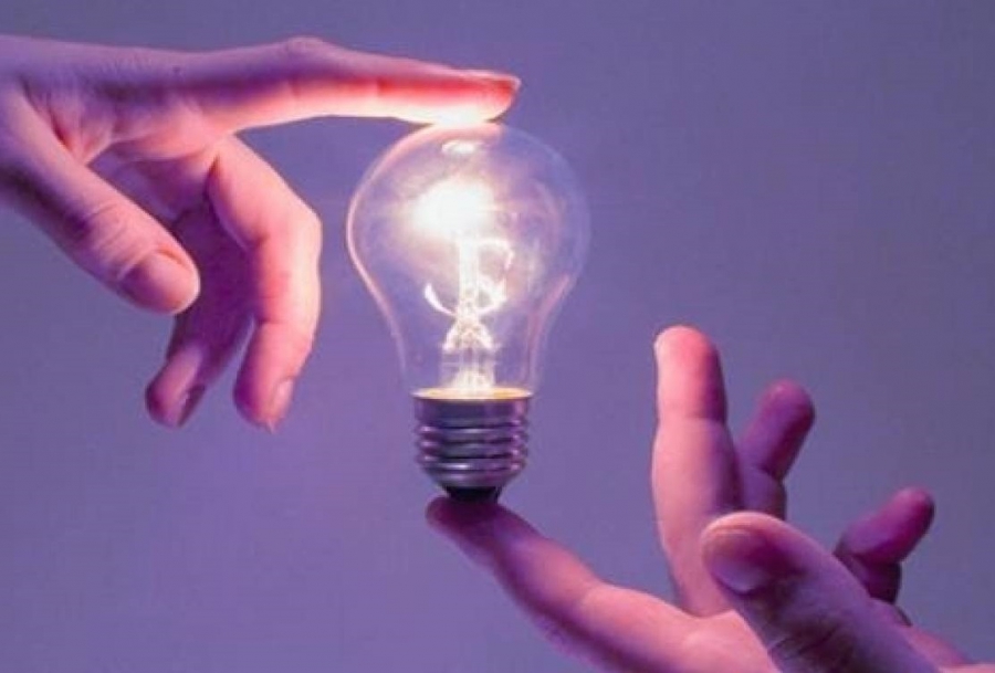 ΥΠΕΝ: Διαρθρωτικές παρεμβάσεις στην αγορά ενέργειας μαζί με το διακριτό «μαξιλάρι» ρευστότητας για τους προμηθευτές