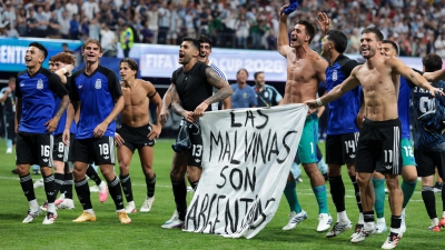 Αργεντινή: Αντιμέτωπη με κυρώσεις από τη FIFA για το πανό σχετικά με τα Φόκλαντ