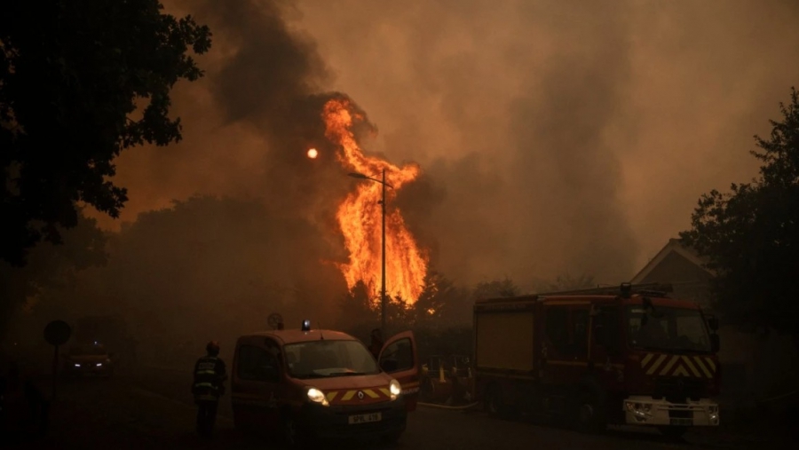 Πυρκαγιές σε Γερμανία, Γαλλία και Κροατία: Χιλιάδες κάτοικοι εγκαταλείπουν τα σπίτια τους (βίντεο)