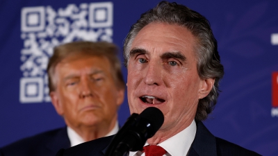 Αποκλειστικό | Ο Υπουργός Burgum προς τον Matt Boyle του Breitbart: Είσαι «ο πρώτος» που μου παίρνει συνέντευξη και κατανοεί τι είναι ο «κάθετος διάδρομος»