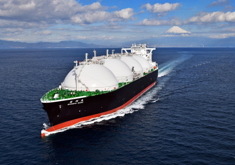 Οι προμηθευτές LNG πλημμυρίζουν την αγορά με υπερβάλλοντα φορτία, καθώς η ζήτηση καταρρέει