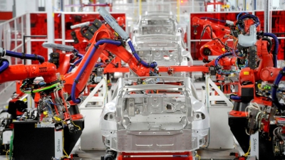 Μειώνεται ο ρόλος των ρομπότ στο γερμανικό εργοστάσιο της Tesla