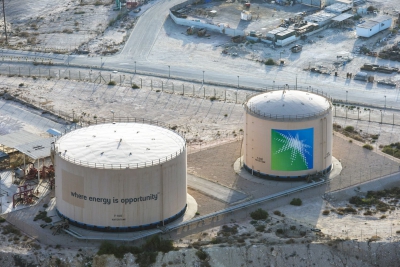 Η Saudi Aramco ανεβάζει τις τιμές παράδοσης πετρελαίου για Απρίλιο