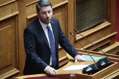 Βουλή: Κατατέθηκε η πρόταση δυσπιστίας - Ανδρουλάκης: Να απολογηθεί ο Μητσοτάκης – Βορίδης: Είστε εντολοδόχος εκδοτικών συμφερόντων