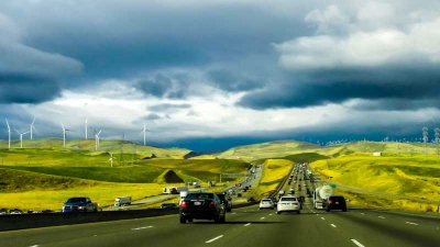 Το ηλεκτρικό «ιδεατό» της Καλιφόρνιας: Οκτώ εκατομμύρια EV μέχρι το 2030 χωρίς να «σπάσει» το ηλ. δίκτυο