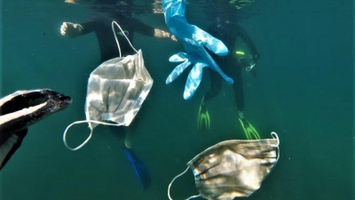 Η πανδημία επιβάρυνε τις θάλασσες με 26.000 επιπλέον τόνους πλαστικών αποβλήτων, το 87% από τα νοσοκομεία