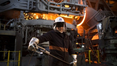 Βρετανία: Σήμα κινδύνου από την UK Steel - Η κρίση απειλεί την χαλυβουργία