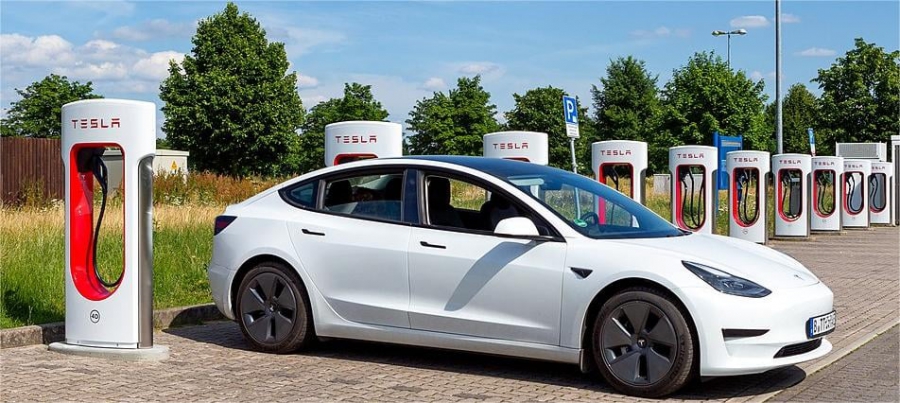 Βυθίζεται η αγορά ηλεκτρικών οχημάτων στις ΗΠΑ (Oil Price)