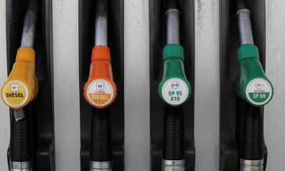 Αύξηση στις τιμές της βενζίνης στις ΗΠΑ μετά την επίθεση στο Ιράν (Reuters)