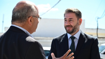 Ανδρουλάκης από Σαντορίνη: «Όραμά μας να δώσουμε προστιθέμενη αξία στον πρωτογενή τομέα, τη μεταποίηση και τον τουρισμό»