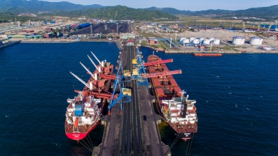 Βρετανικές ασφαλιστικές κάλυψαν trading ρωσικού άνθρακα αξίας 15 δισ. ευρώ το 2025