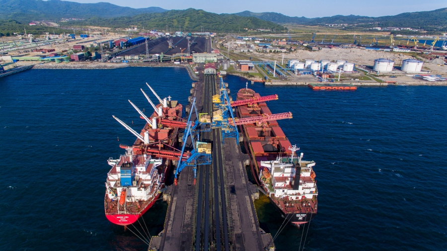 Βρετανικές ασφαλιστικές κάλυψαν trading ρωσικού άνθρακα αξίας 15 δισ. ευρώ το 2025