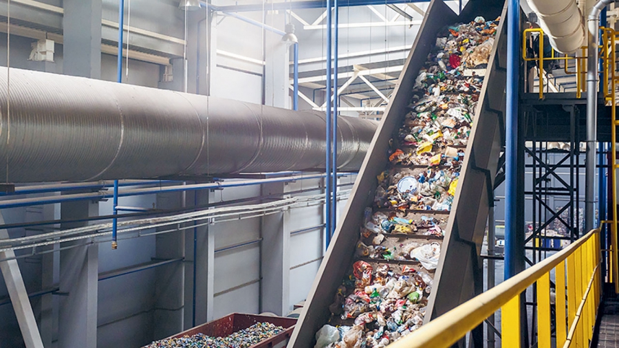 ΕΕ: Αντιμέτωπες με λουκέτα οι βιομηχανίες πλαστικού - Απαιτείται άμεση δράση (Reuters)