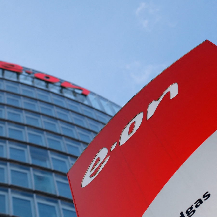 Η E.ON αυξάνει τις επενδύσεις στα 57 δισεκατομμύρια δολάρια για την επέκταση και τον εκσυγχρονισμό των ενεργειακών δικτύων (Reuters)