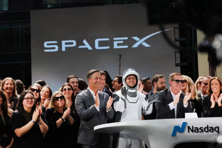 Η μετοχή της SpaceX εκτοξεύτηκε πάνω από 40% μετά το ντεμπούτο της στη Wall Street